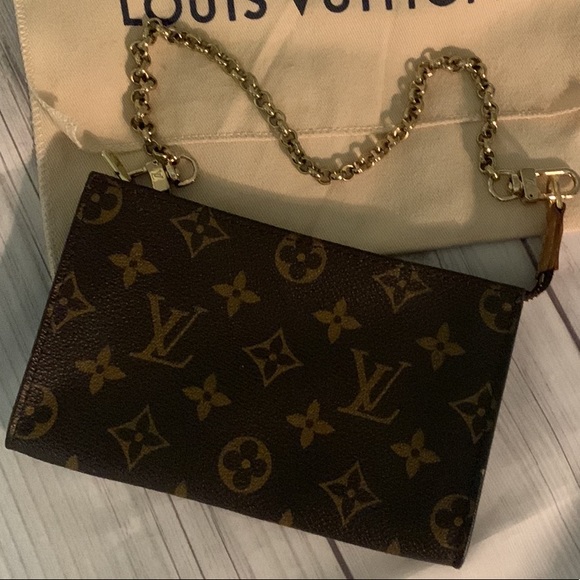 Authentic Luis Vuitton monogram pouch and LV chain totally authentic the chain - Picture 4 of 17